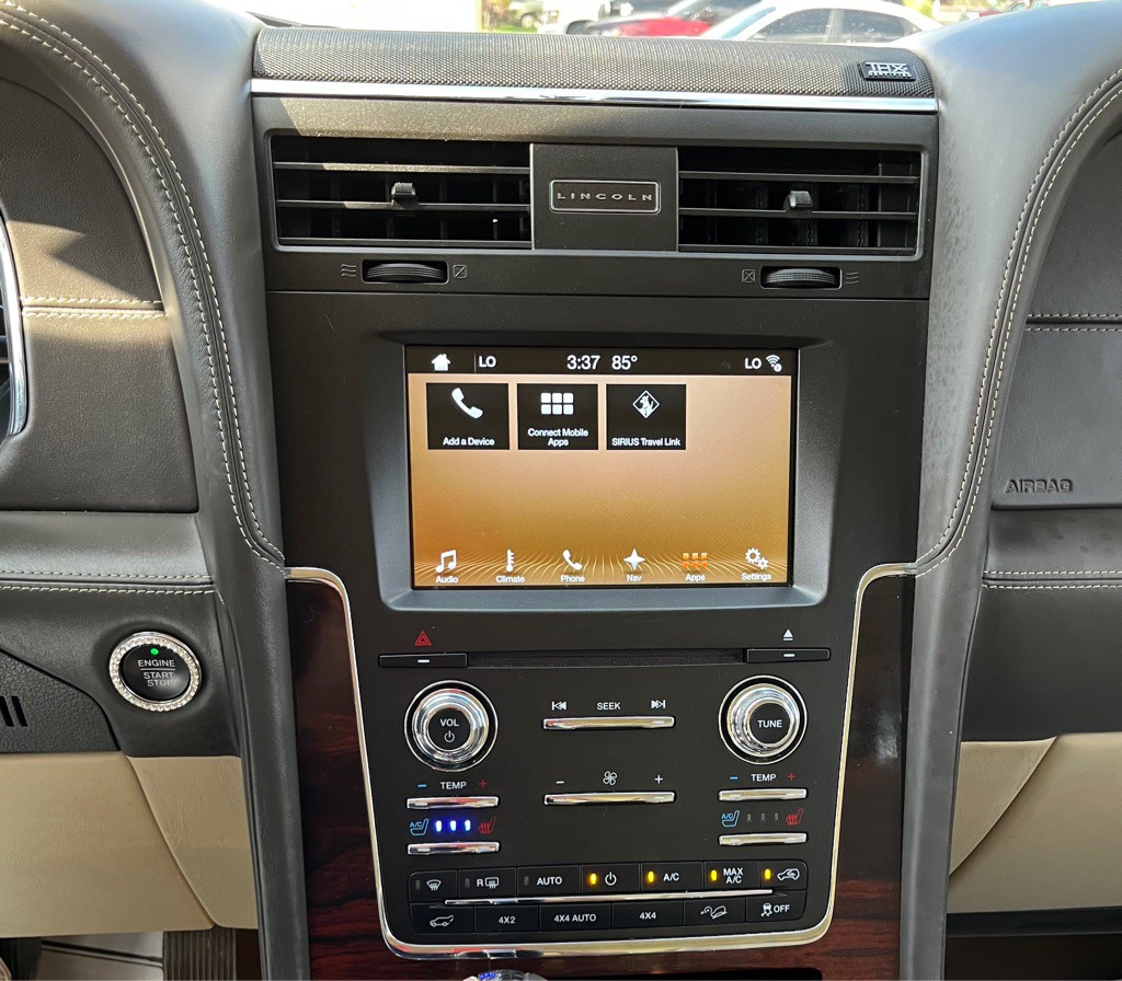 2017 Lincoln Navigator Image 11