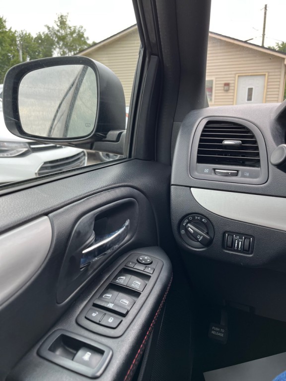 2017 Dodge Grand Caravan Image 16