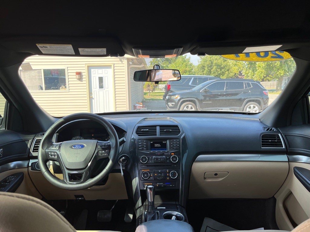 2017 Ford Explorer Image 11