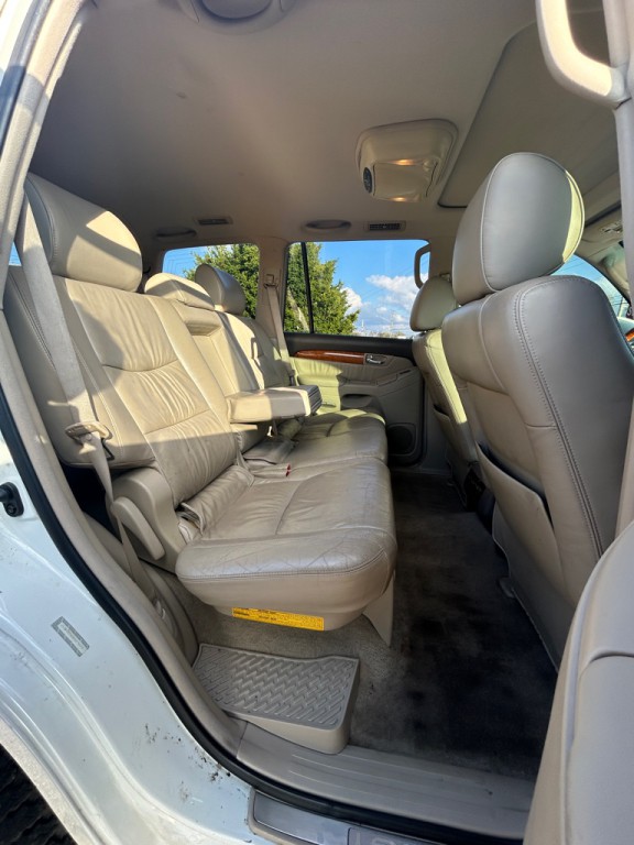 2005 Lexus GX Image 13