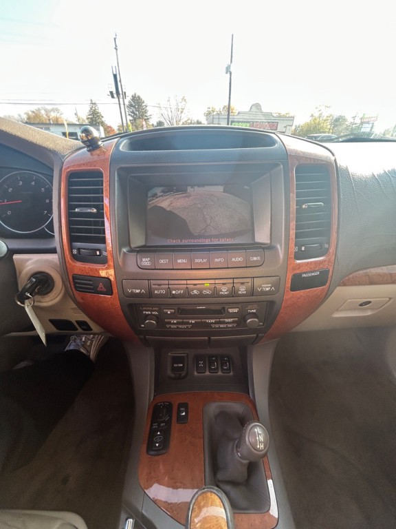 2005 Lexus GX Image 16