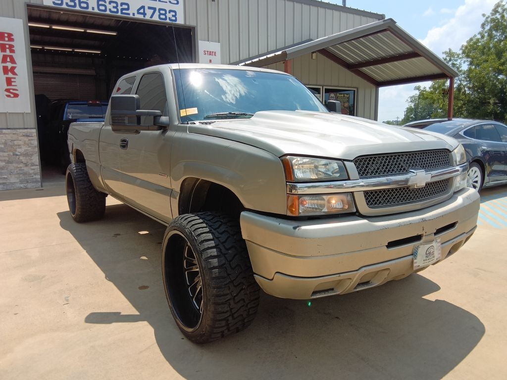 2003 Chevrolet Silverado 1500 Image 2
