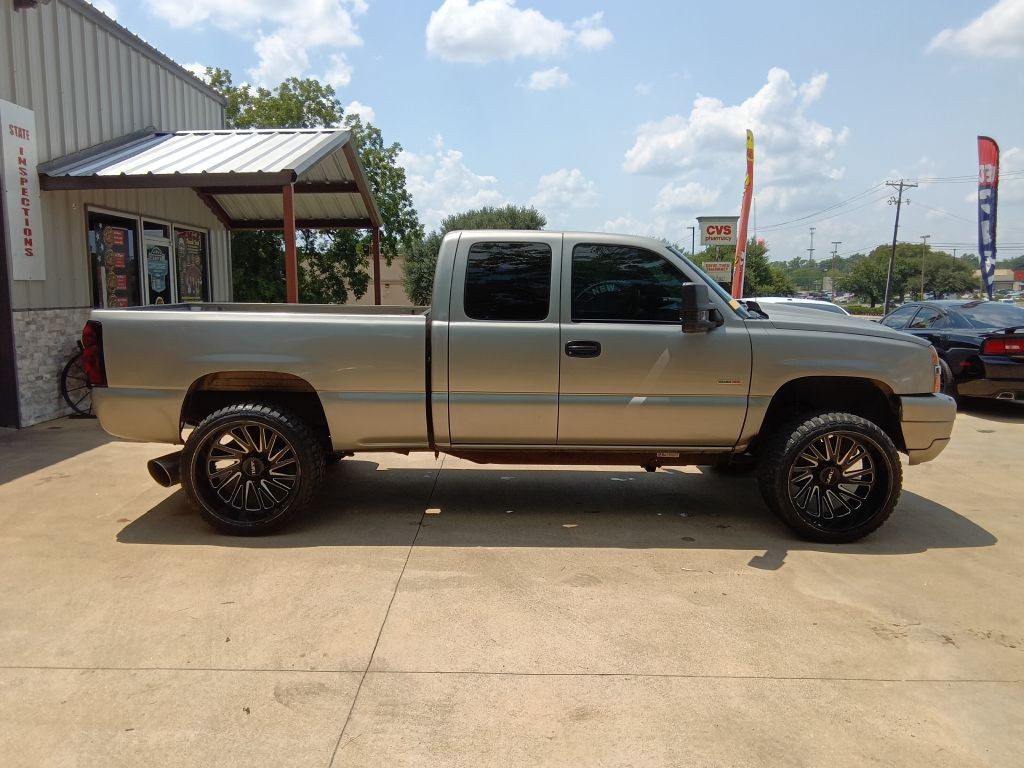 2003 Chevrolet Silverado 1500 Image 3