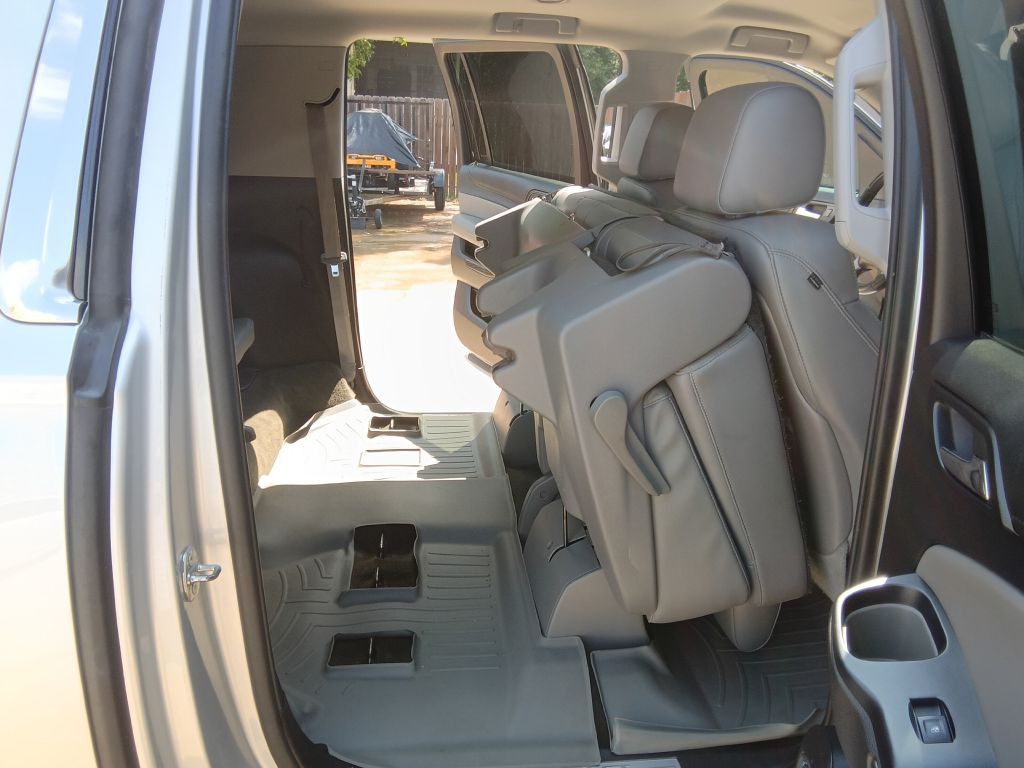 2015 Chevrolet Suburban Image 5