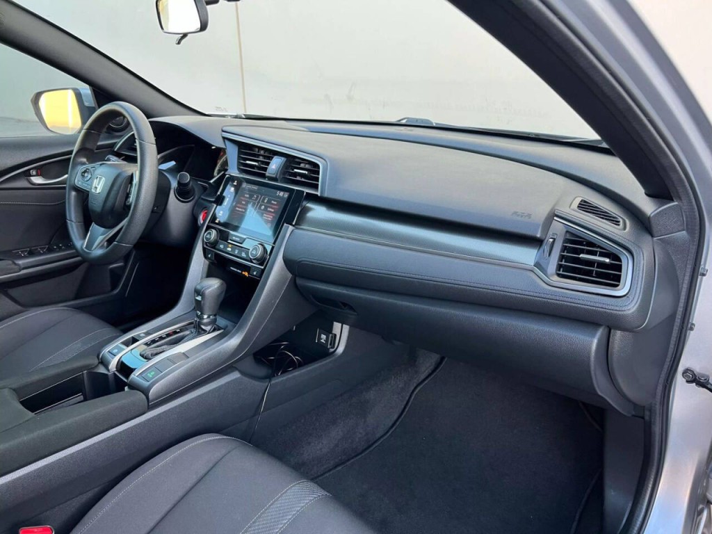 2018 Honda Civic Image 15