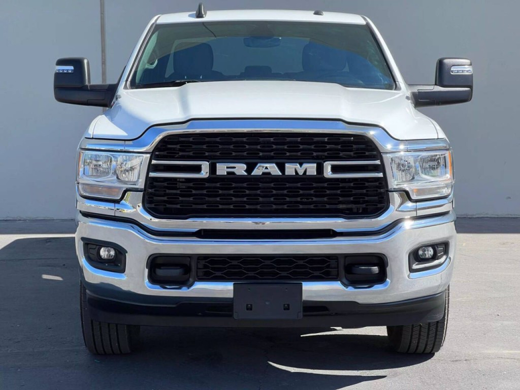 2024 RAM 2500 Image 2