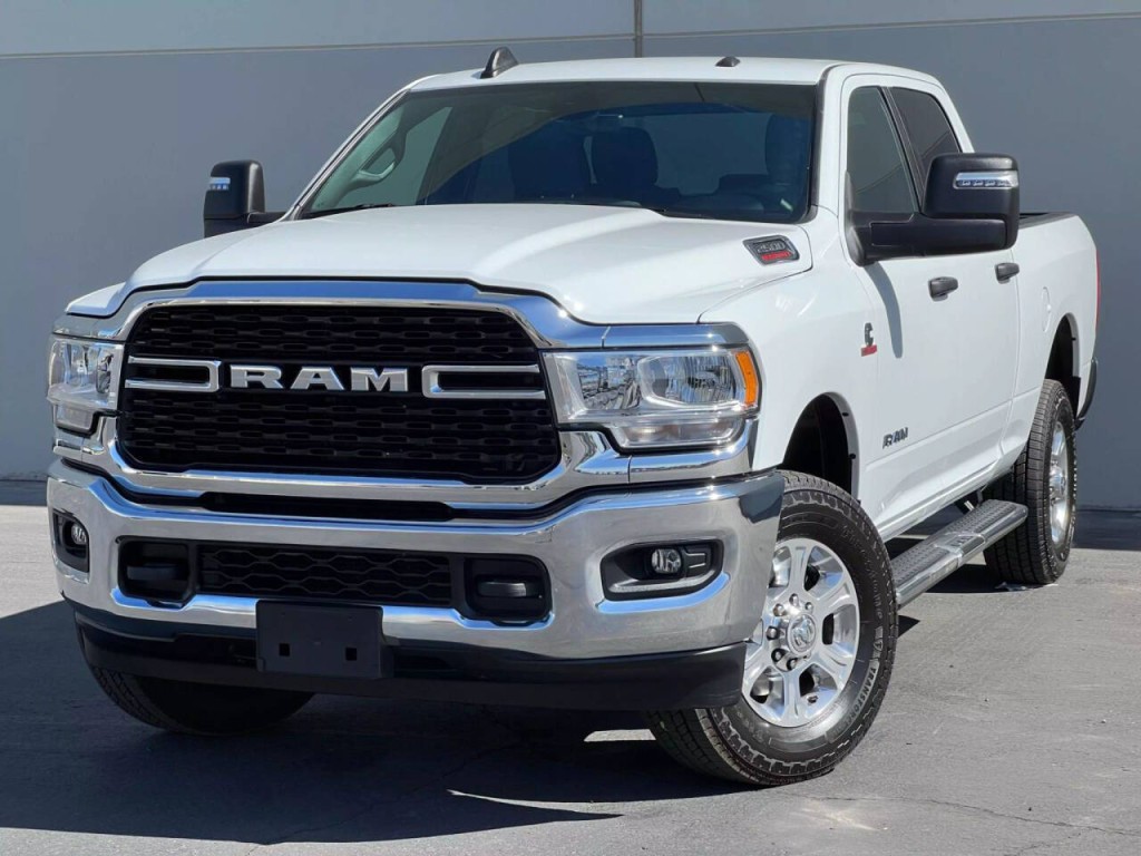 2024 RAM 2500 Image 3