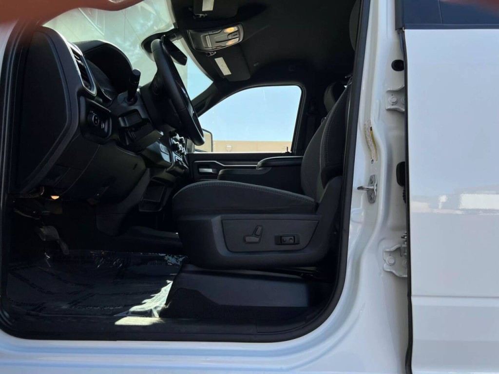 2024 RAM 2500 Image 9