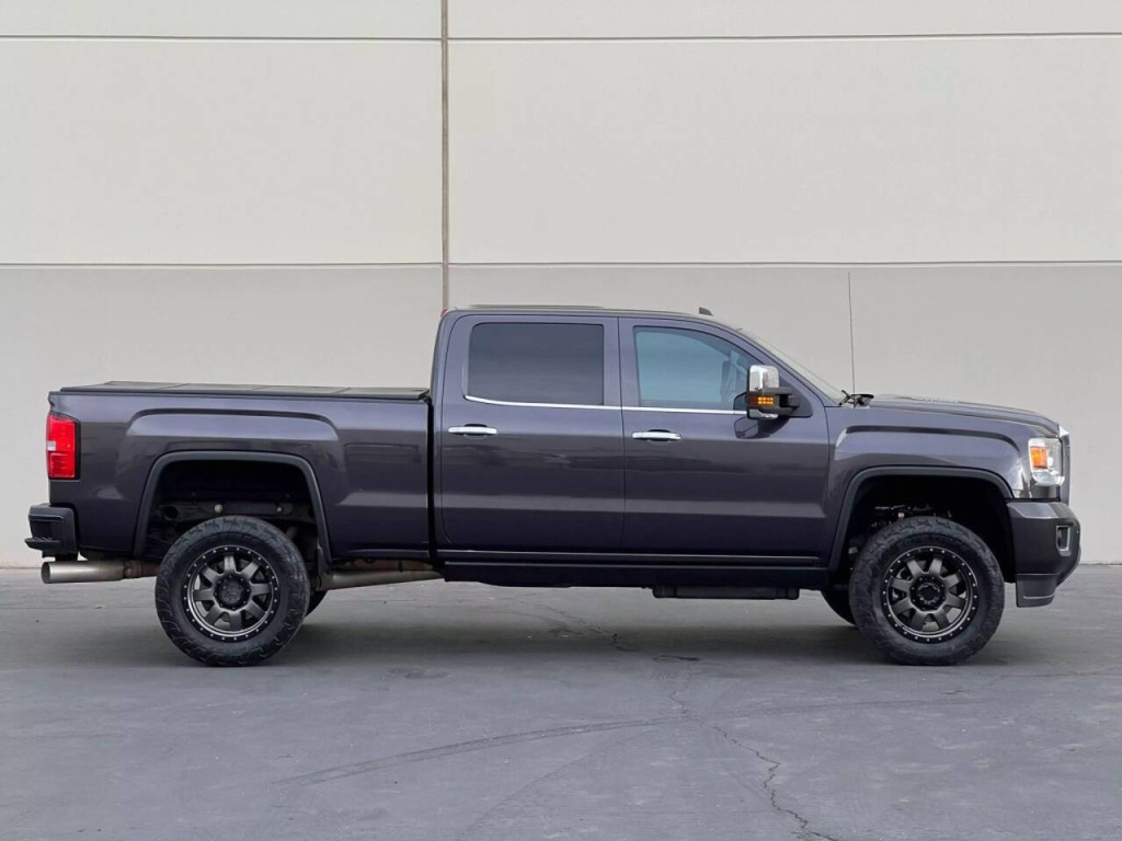 2016 GMC Sierra 2500 Image 4