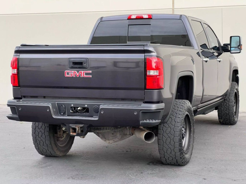 2016 GMC Sierra 2500 Image 8