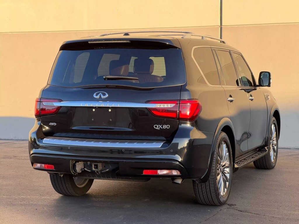 2021 INFINITI QX80 Image 8