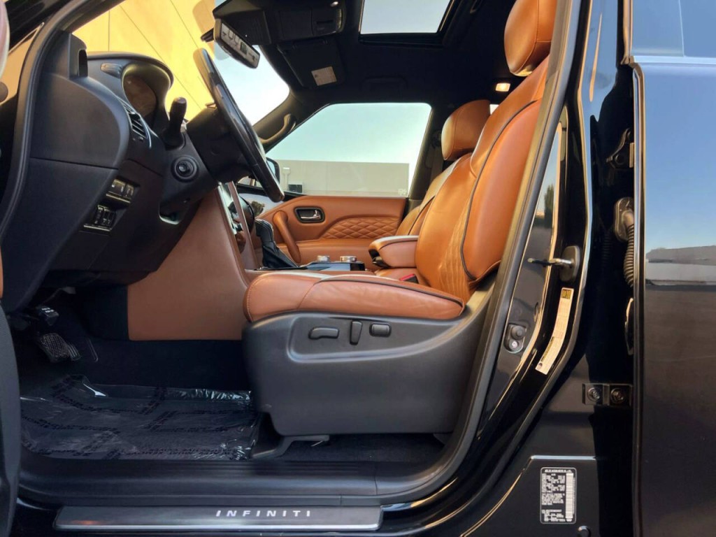 2021 INFINITI QX80 Image 9
