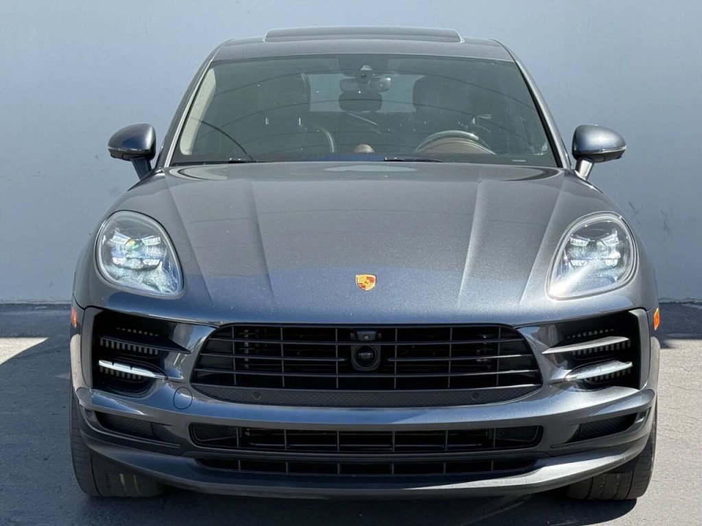 2021 Porsche Macan Image 2