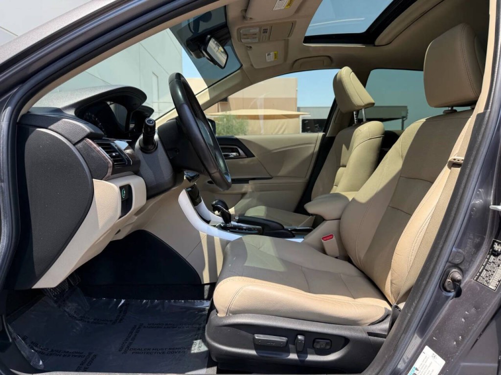 2017 Honda Accord Image 9