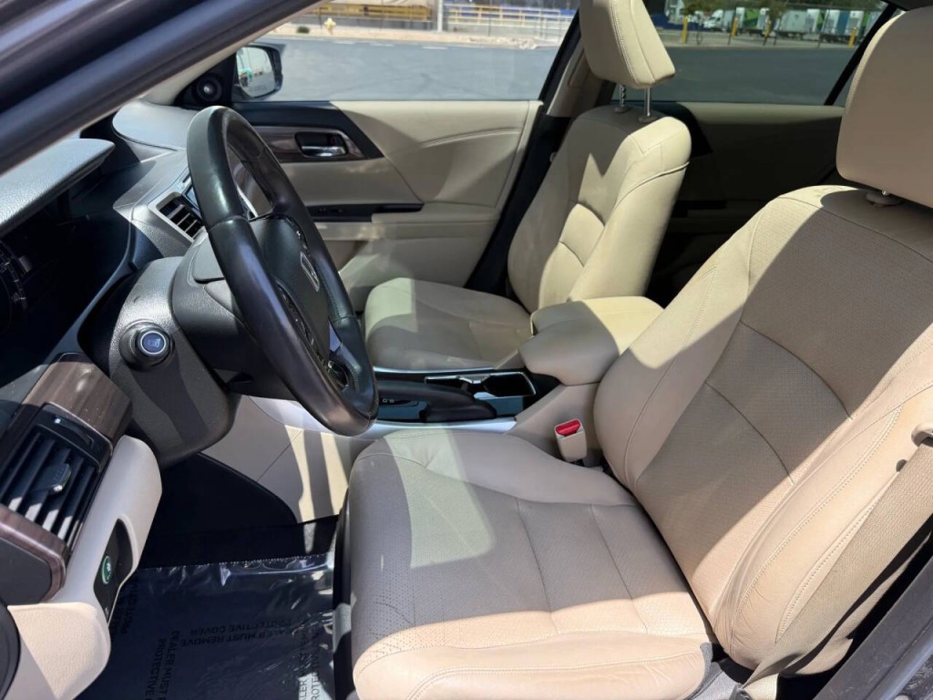2017 Honda Accord Image 10