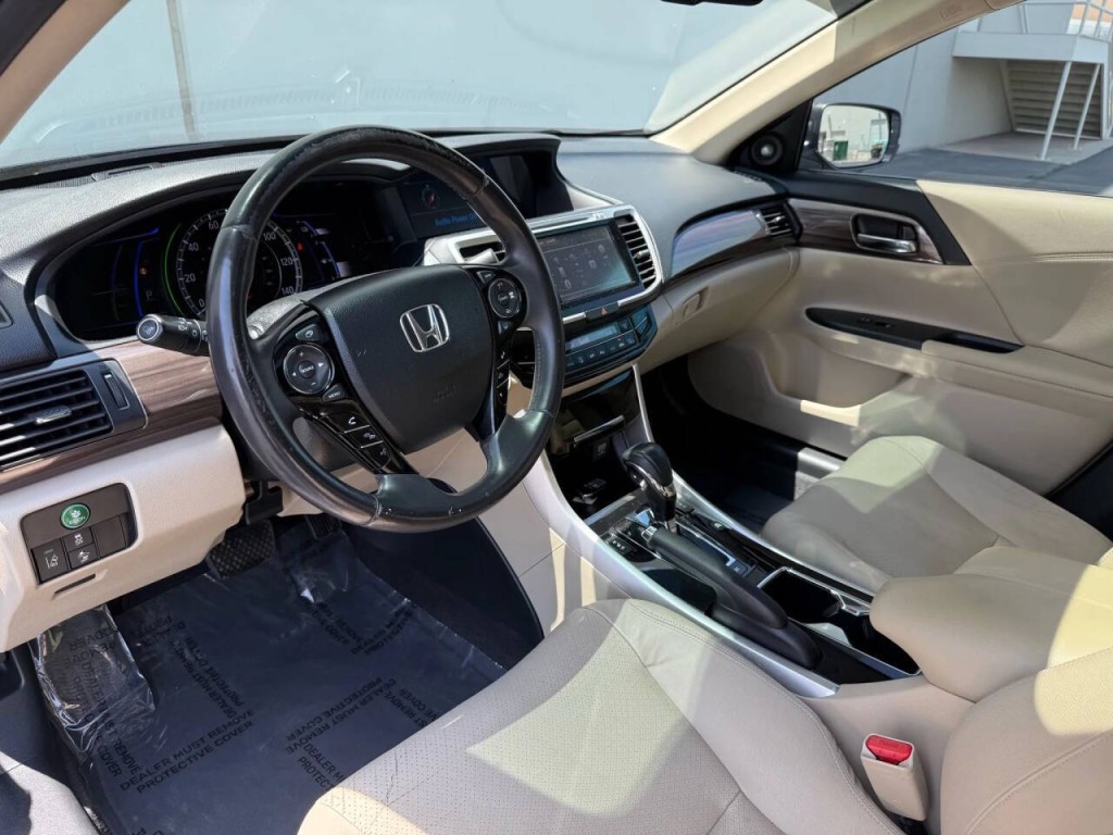 2017 Honda Accord Image 11
