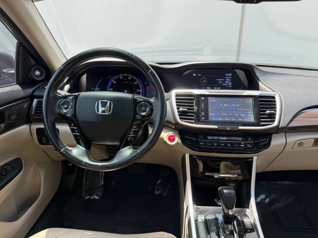 2017 Honda Accord Image 12