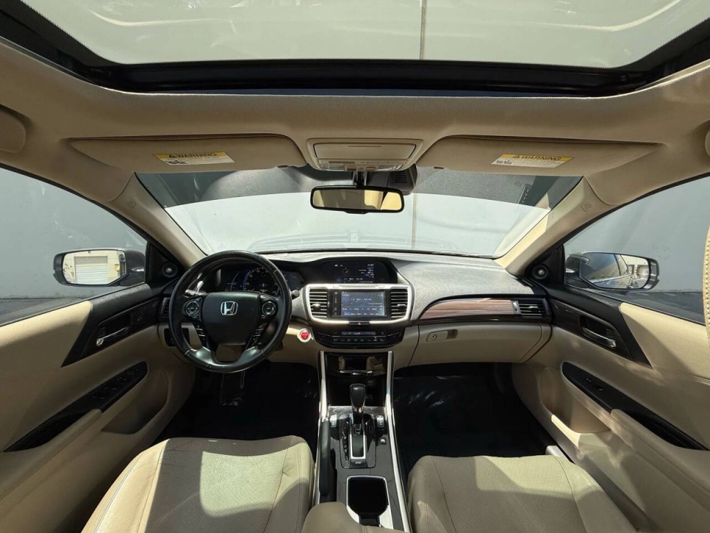2017 Honda Accord Image 13