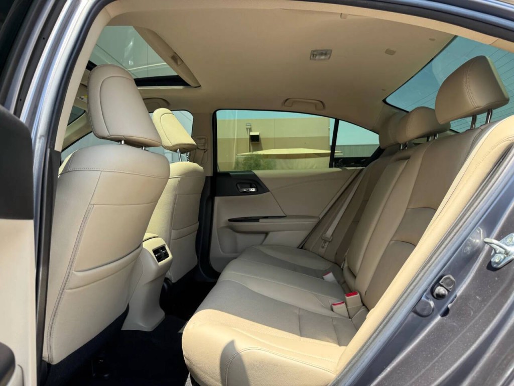 2017 Honda Accord Image 14
