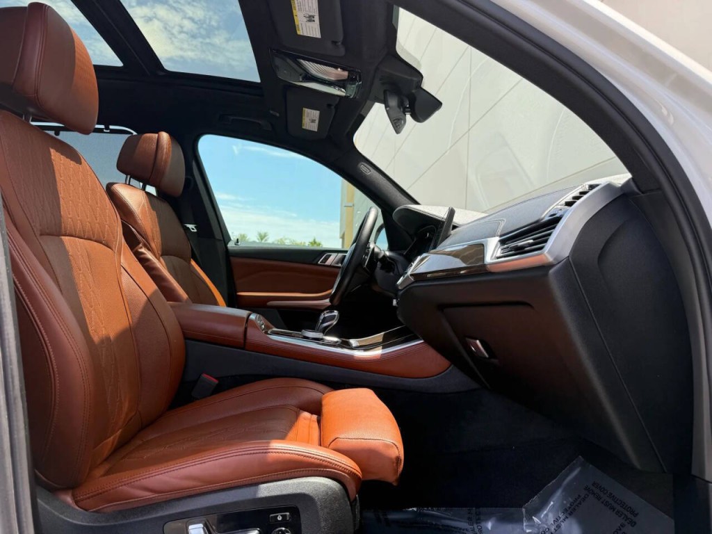 2022 BMW X5 Image 22
