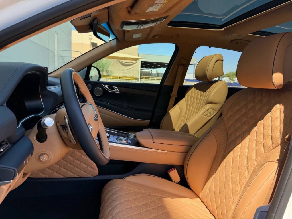 2023 Genesis GV80 Image 10
