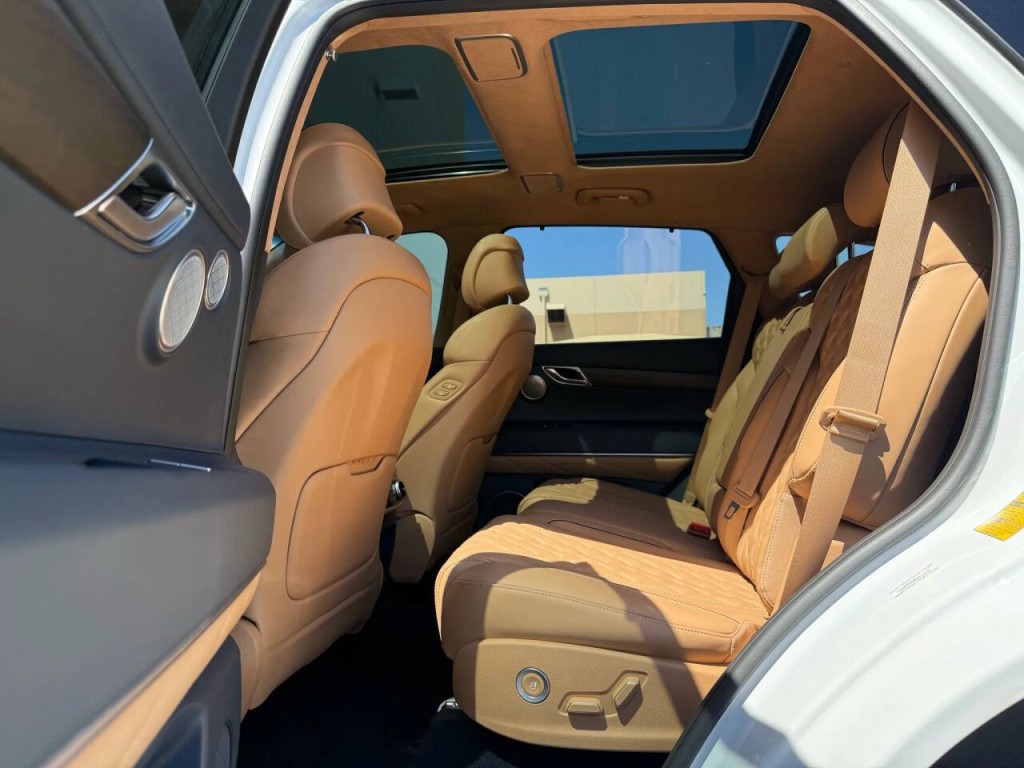 2023 Genesis GV80 Image 14