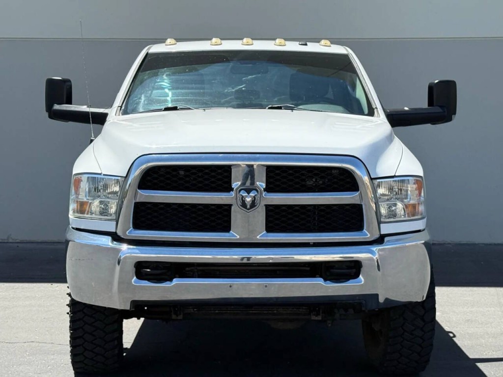 2014 RAM 3500 Image 2