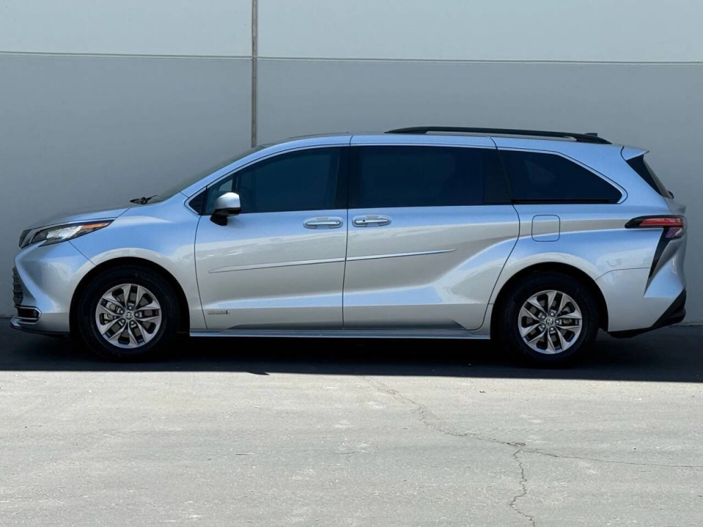 2021 Toyota Sienna Image 5
