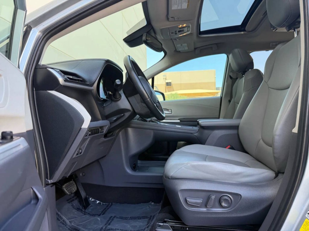 2021 Toyota Sienna Image 9