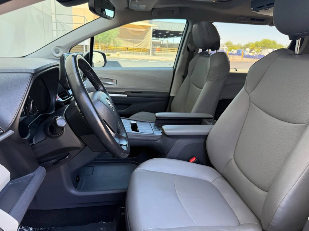 2021 Toyota Sienna Image 10