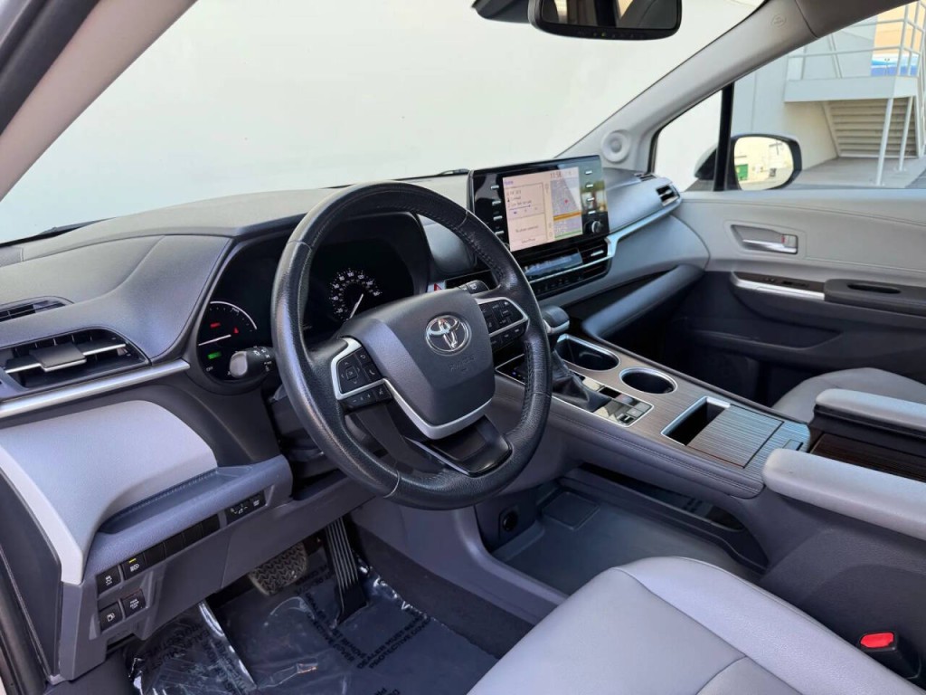 2021 Toyota Sienna Image 11
