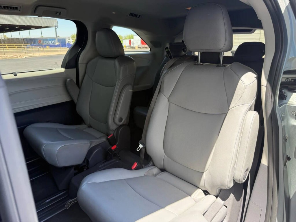 2021 Toyota Sienna Image 15