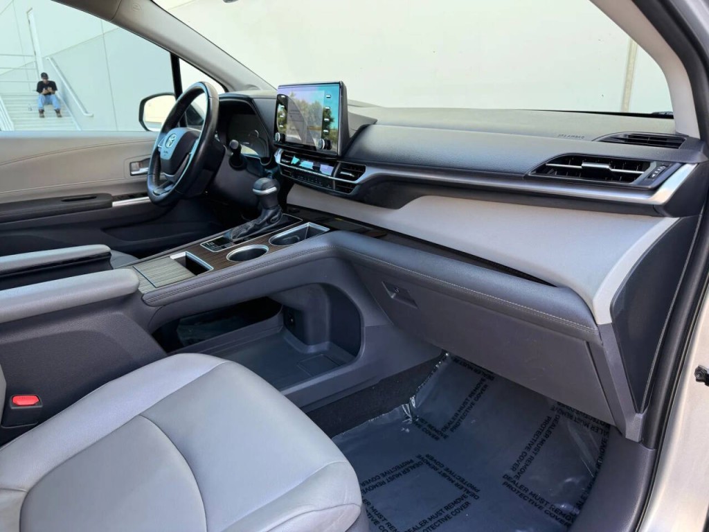 2021 Toyota Sienna Image 20