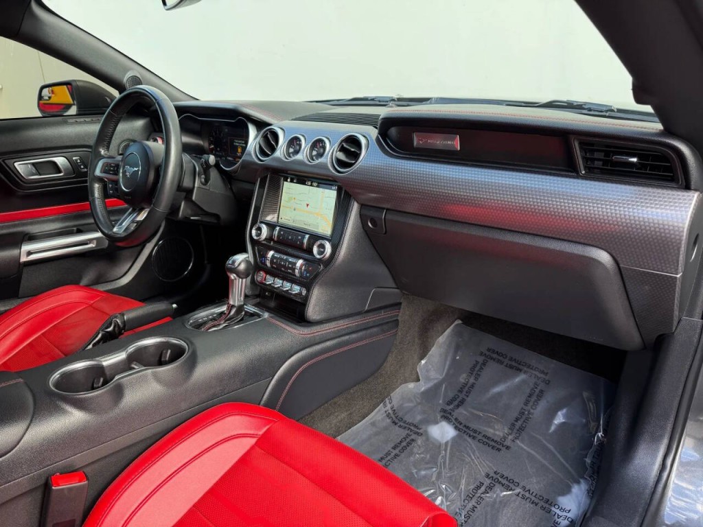 2018 Ford Mustang Image 17