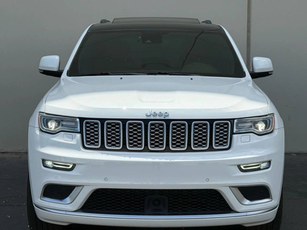 2020 Jeep Grand Cherokee Image 2