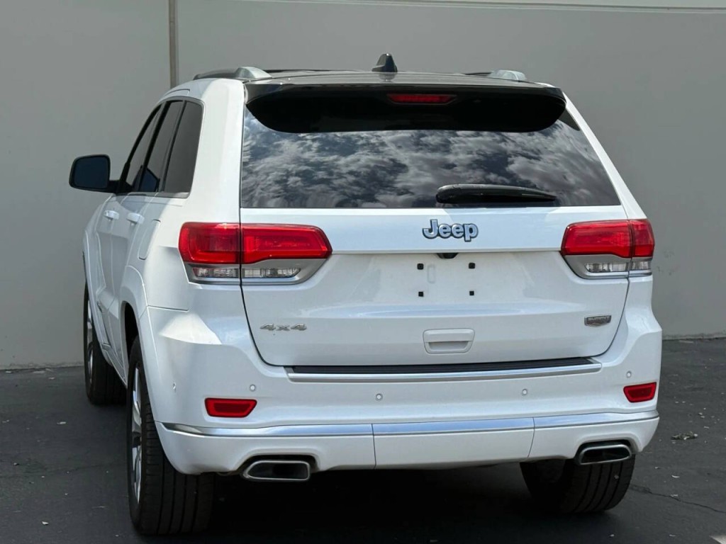 2020 Jeep Grand Cherokee Image 4