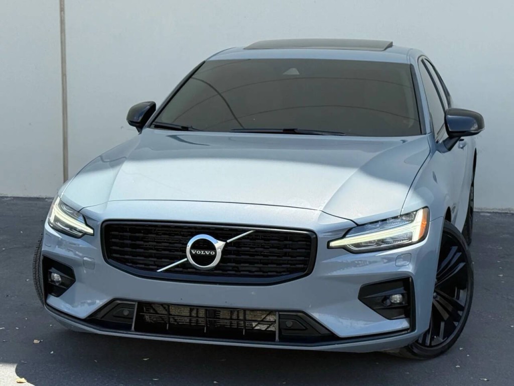 2022 Volvo S60 Image 3