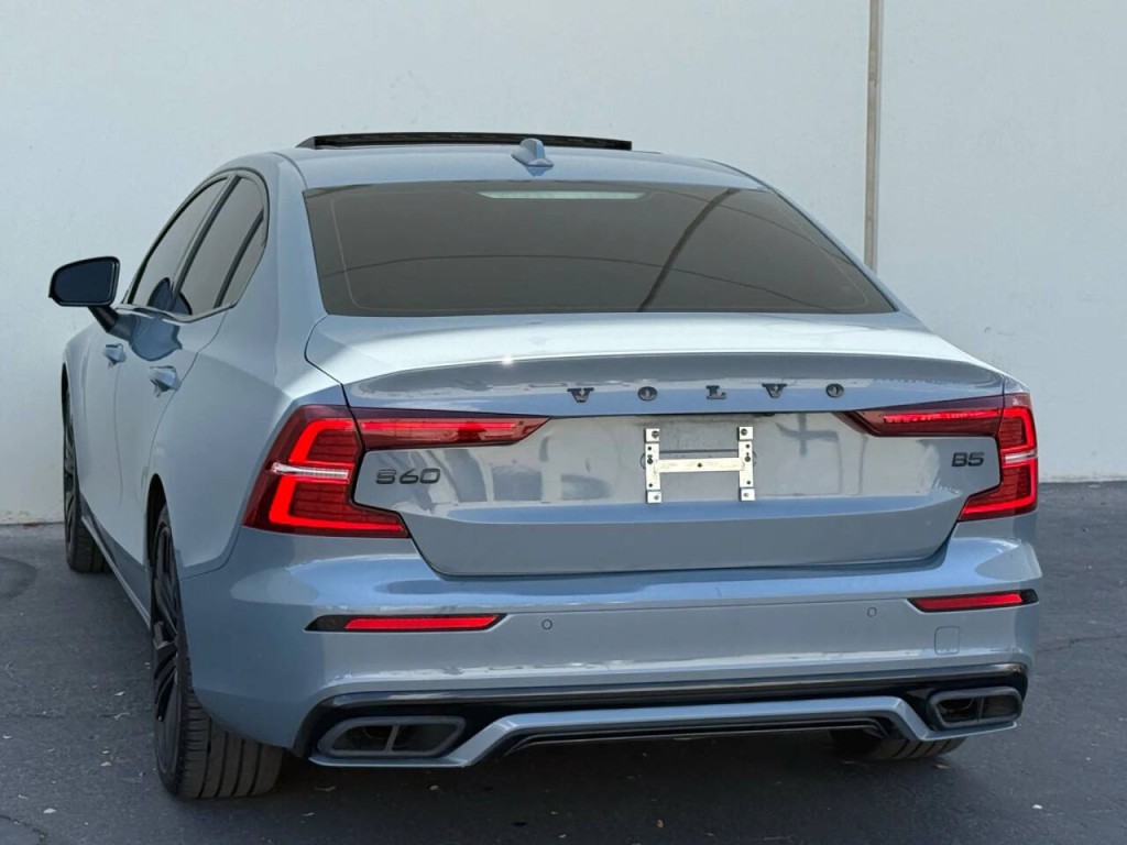 2022 Volvo S60 Image 6