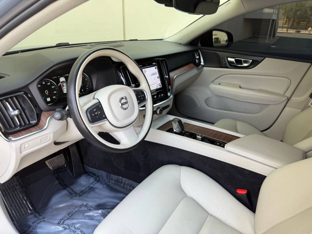 2022 Volvo S60 Image 10