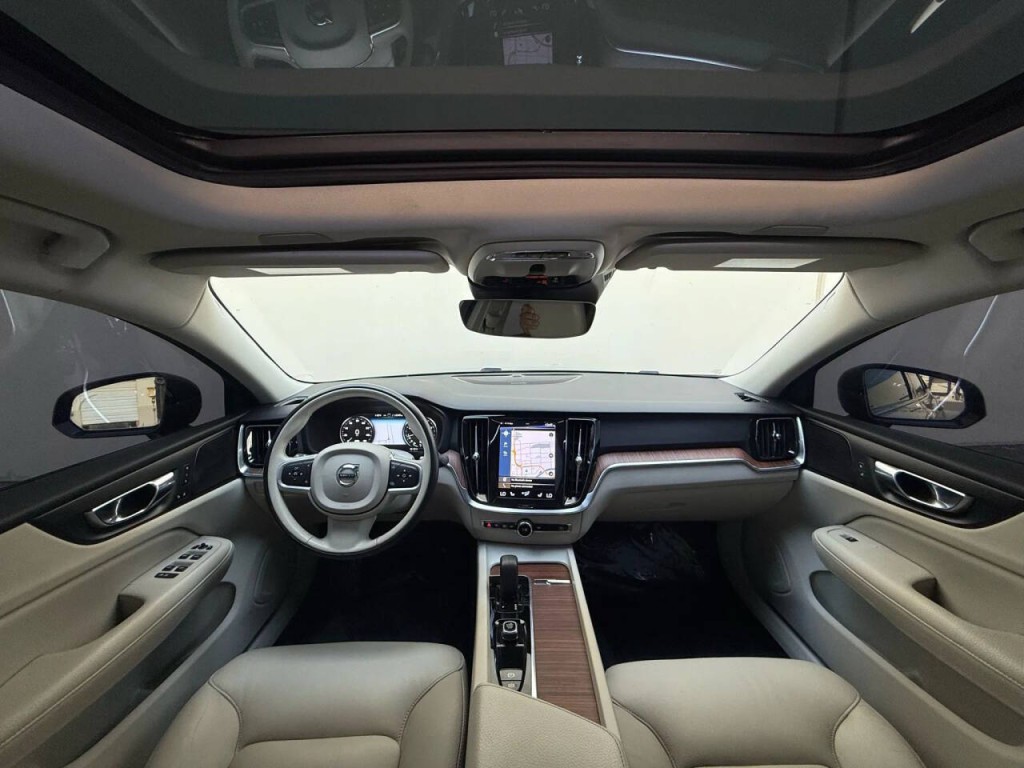 2022 Volvo S60 Image 13