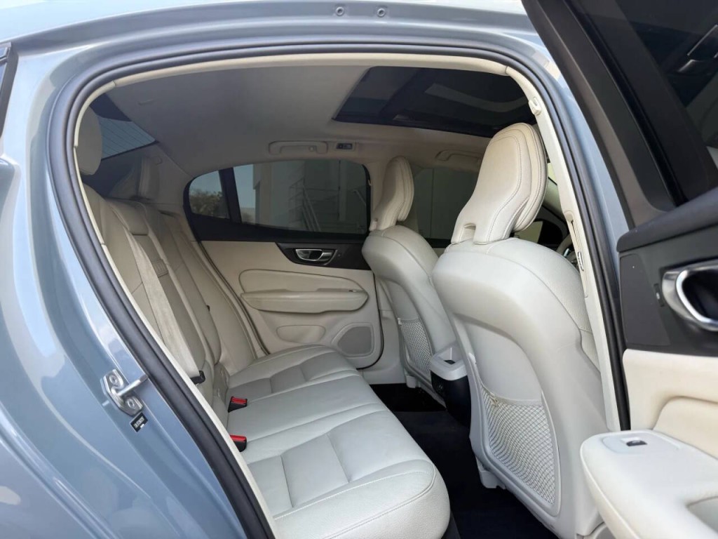 2022 Volvo S60 Image 17