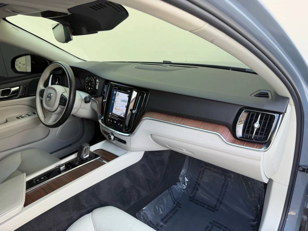 2022 Volvo S60 Image 21