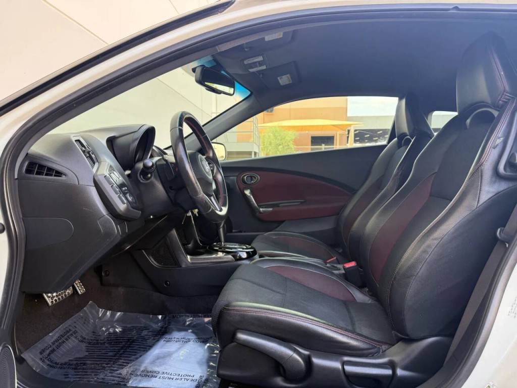 2015 Honda CR-Z Image 9