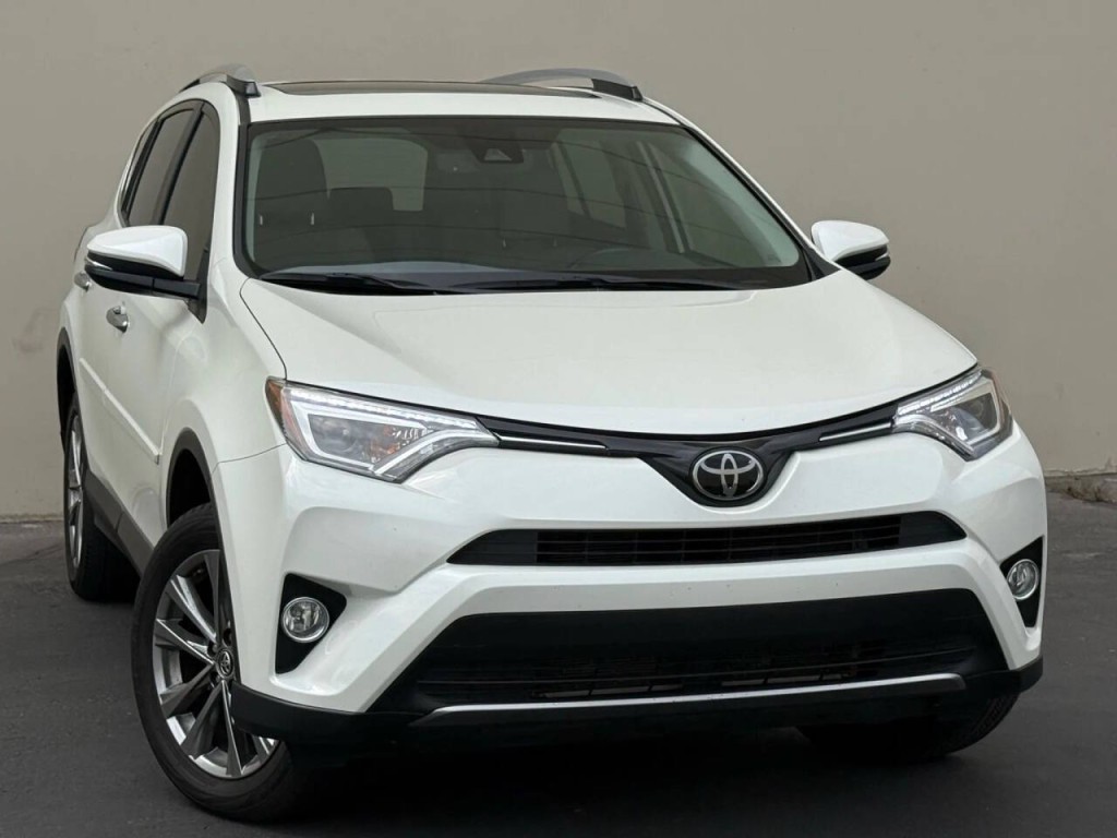 2018 Toyota Rav4 Image 1