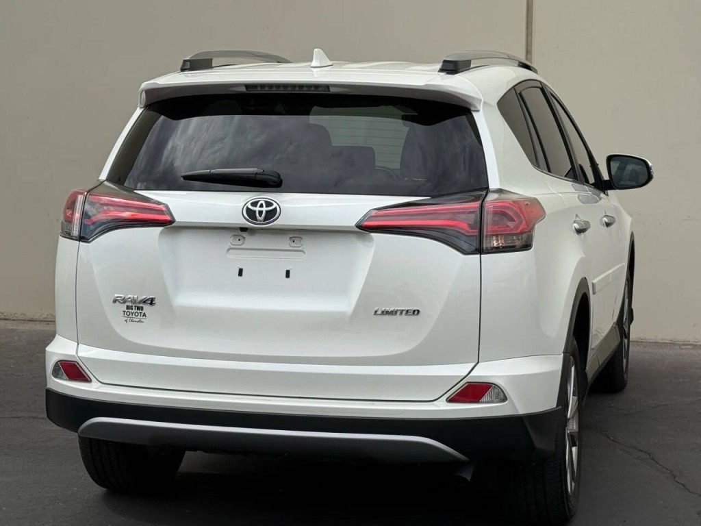 2018 Toyota Rav4 Image 8