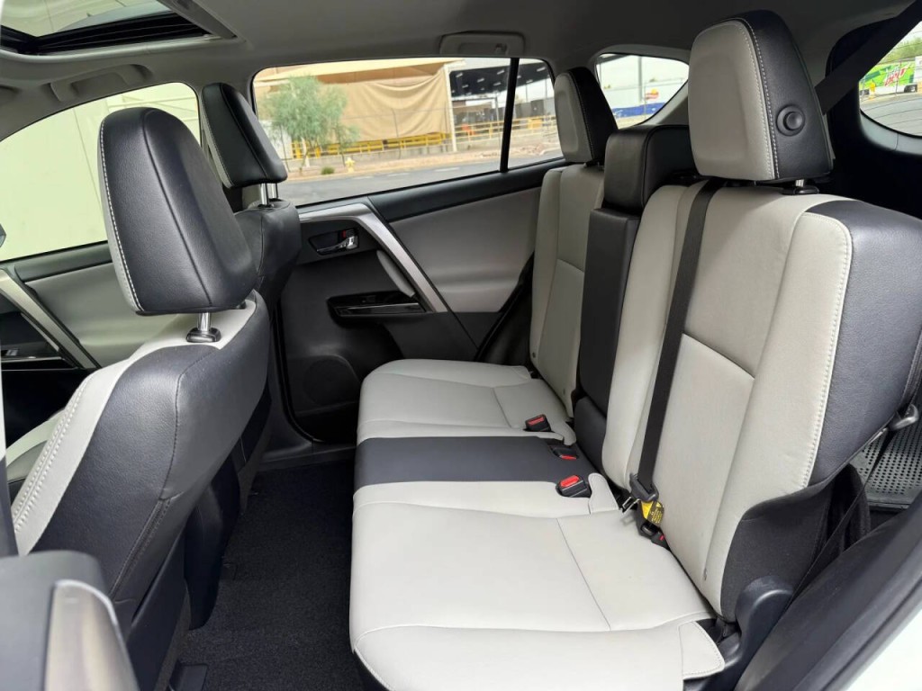 2018 Toyota Rav4 Image 16