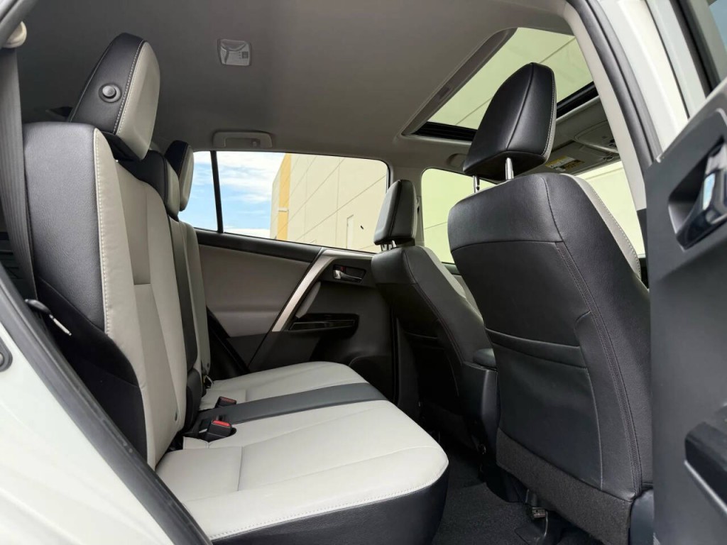 2018 Toyota Rav4 Image 17