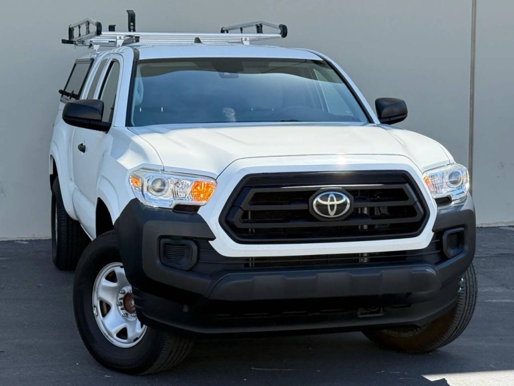 2021 Toyota Tacoma Image 1