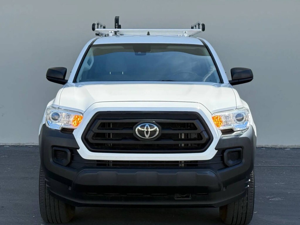 2021 Toyota Tacoma Image 2