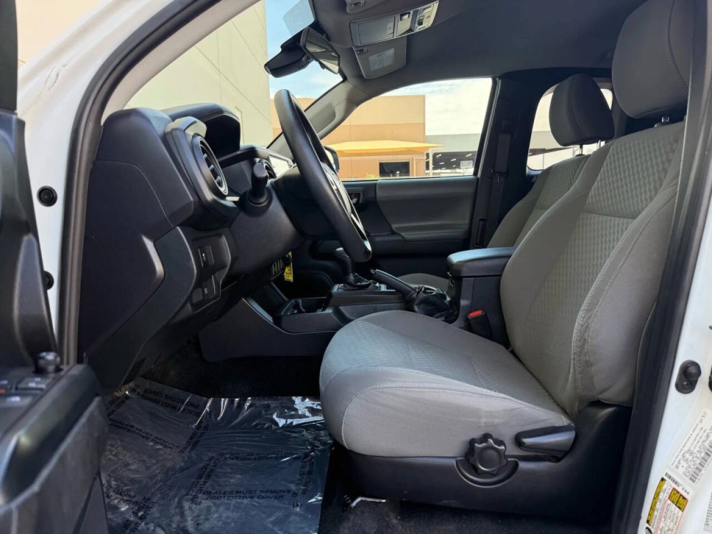 2021 Toyota Tacoma Image 9